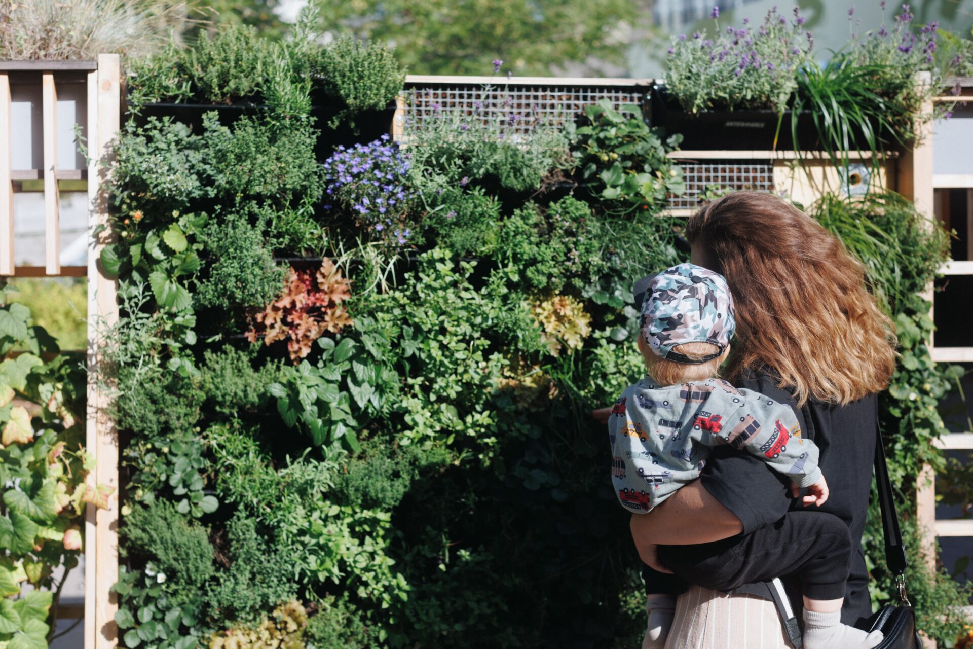 Innogreen hyönteishotellityöpaja Kannelmäki Sitratori Helsinki.